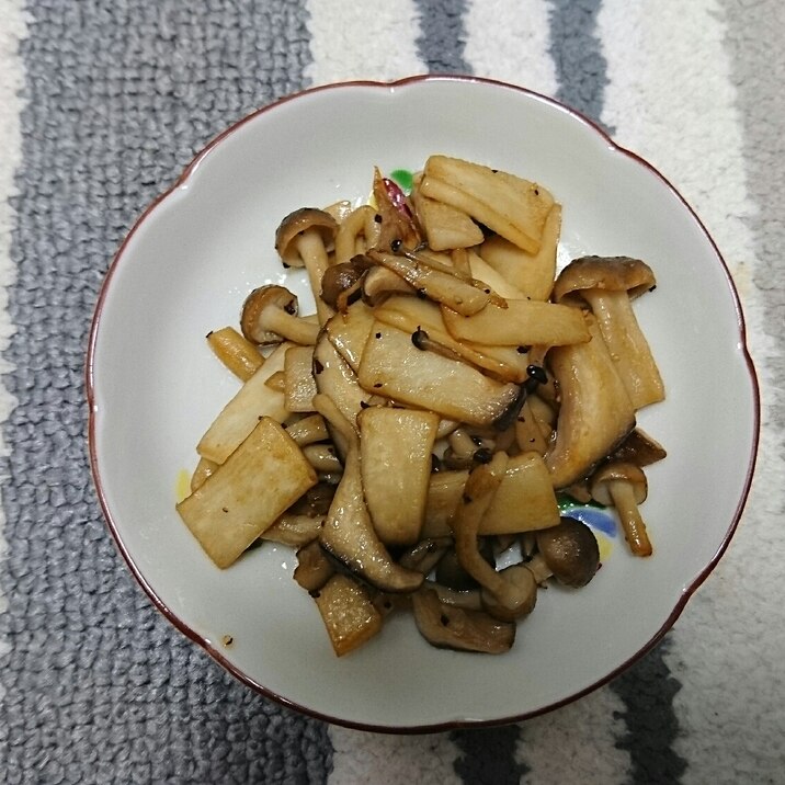お弁当に しめじとエリンギのバターしょうゆ炒め レシピ 作り方 By まきっぺぺぺ 楽天レシピ